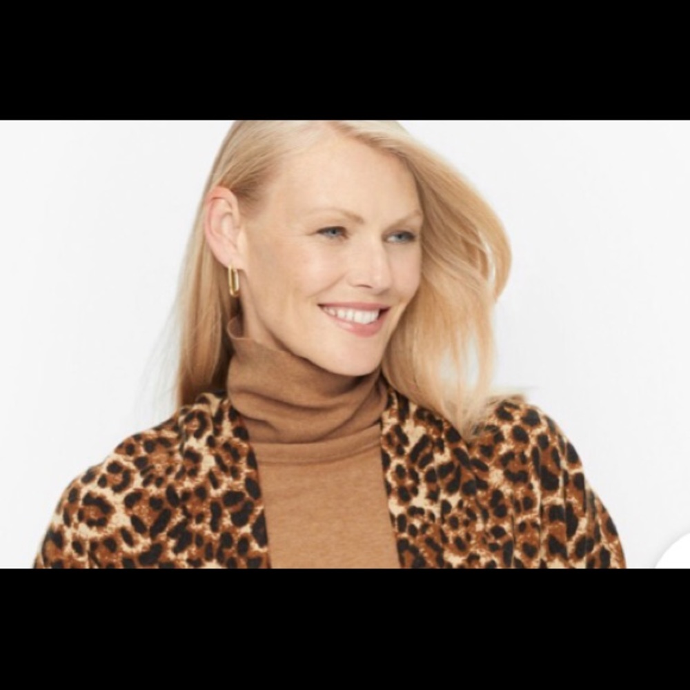 Leopard Cashmere Wrap - Picture 3 of 8